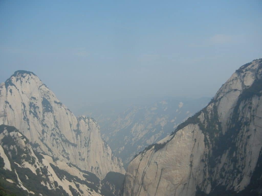 Yin and yang contrasts at Huashan